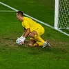 Se vede starea destul de rea a terenului de pe stadionul Rapid în timpul jocului Hapoel-Sabah, în play-off-ul Ligii. Fotografii: Raed Krishan