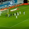 Gafa apărării Craiovei la golul celor de la Ararat-Armenia. Foto: captură video Sport.ro.