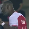 Kovacs i-a arătat al doilea cartonaș și l-a eliminat pe Dipp după un duel cu Khaibulaev