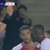 Kovacs i-a arătat al doilea cartonaș și l-a eliminat pe Dipp după un duel cu Khaibulaev