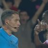 Kovacs i-a arătat al doilea cartonaș și l-a eliminat pe Dipp după un duel cu Khaibulaev