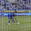 Kovacs a dat penalty când Koulibaly a pus mâna pe minge înaintea autului de poartă la Al-Khaleej - Al-Hilal 1-5.