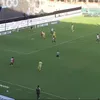 Fiorentina - Frosinone. Drăgușin faultează în careu, dar scapă de penalty (4).jpg