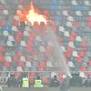 Suporterii dinamoviști au dat foc unor scaune din peluza stadionului Ghencea, la meciul Steaua - Dinamo disputat pe 18 aprilie 2023, în play-off-ul Ligii 2. (Foto: Sport Pictures)