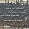 Ferencvaros - Ultras. Ultrașii gazdelor au afișat mesaje de amenințare (Foto: Facebook @FradiSas)