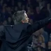 Momentul din 2010 când Barcelona a pornit sistemul de irigații de pe teren pentru a o împiedica pe Inter să sărbătorească. Foto: captură YouTube