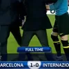 Momentul din 2010 când Barcelona a pornit sistemul de irigații de pe teren pentru a o împiedica pe Inter să sărbătorească. Foto: captură YouTube
