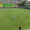 Momentul în care Gabriel Charpentier s-a accidentat în meciul FC Argeș - FC Botoșani. Foto: captură Prima Sport