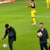 Două scene surprinse la finalul meciului: Baciu și Drăguș în prim plan (foto: Vlad Nedelea/GOLAZO.ro)
