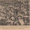 Suporteri suedezi stând în ploaie, în tribunele stadionului din Stockholm (foto: Svenska Dagbladet)