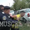 Conflictul dintre jucătorii de la Petrolul Hârtiești / foto: capturi video Muscel TV