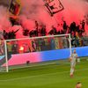 Torțe aprinse de fanii români la Suedia - România. FOTO Vlad Nedelea GOLAZO (1).jpeg