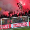 Torțe aprinse de fanii români la Suedia - România. FOTO Vlad Nedelea GOLAZO (2).jpeg