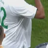 Pauză de hidratare cu bere și shot-uri în amicalul dintre legendele lui Werder Bremen și cele ale lui Real Madrid Foto captură video X .jpeg