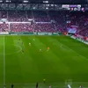 Gafa uriașă comisă de Manuel Neuer în meciul cu Augsburg. Foto: captură X/@NewsClickng