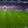 Gafa uriașă comisă de Manuel Neuer în meciul cu Augsburg. Foto: captură X/@NewsClickng