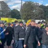 Fanii lui Manchester City au avut banane gonflabile la meciul cu Liverpool. Foto: captură X