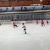 Sticlă armată, prăbușită din tavan în timpul unui meci de hochei pentru copii din Sofia (FOTO: sportal.bg)