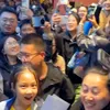 Nicolae Stanciu, asaltat de fani pe străzile din China Foto captură VIDEO Instagram  nicolaestanciu_7 .jpeg
