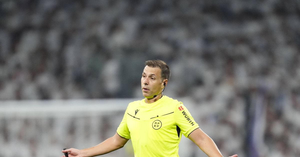 Confuzie totală pe Camp Nou! Arbitrul, nevoit să oprească meciul Barcelona