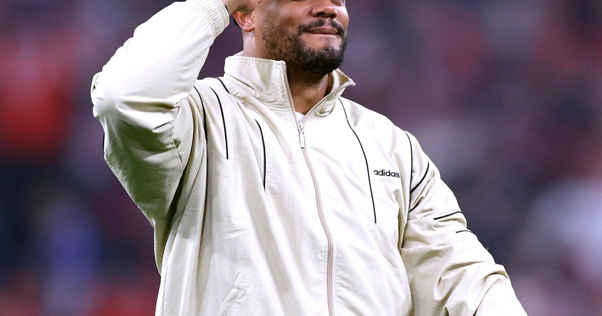 a criticat pe Vincent Kompany pentru stilul său vestimentar: „O ofensă la adresa spectatorilor”