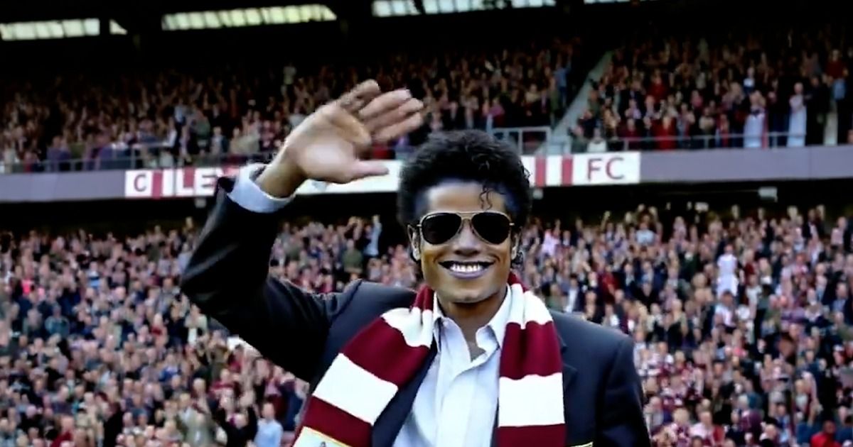 Michael Jackson, la Burnley! FOTO: Fanii din Premier League, confuzi: „Thriller”, „Smooth Criminal” sau presing agresiv? Cascadă de memeuri