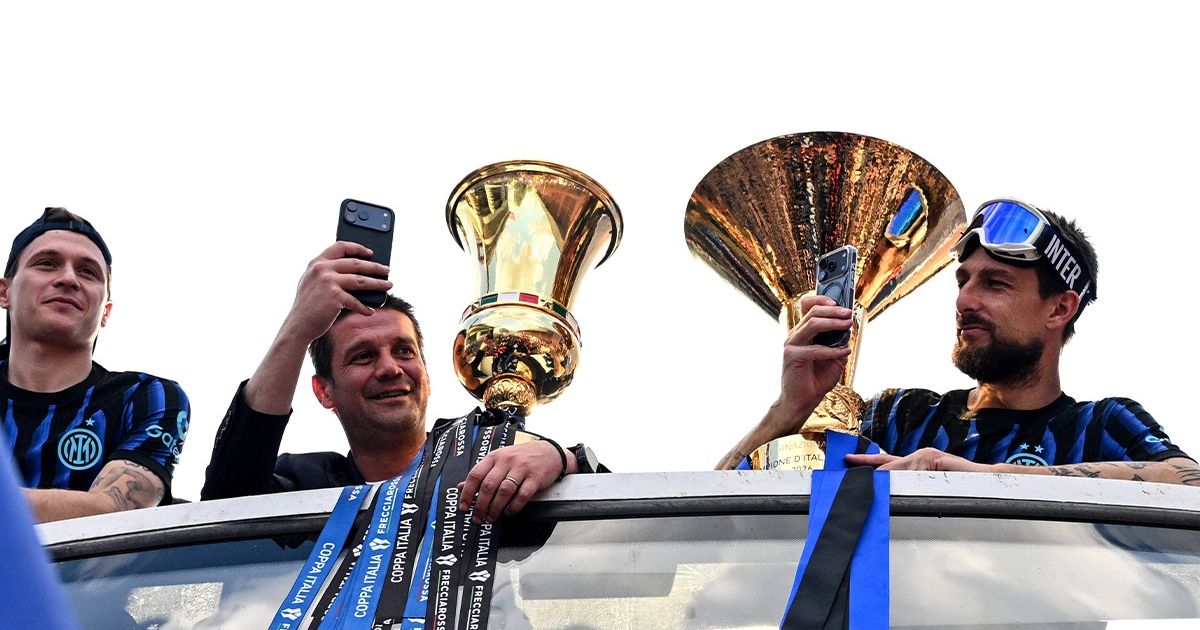 Chivu, vedeta paradei lui Inter. VIDEO: Cântece și bannere la adresa tehnicianului român, la petrecerea pentru event + Gestul făcut de Thuram