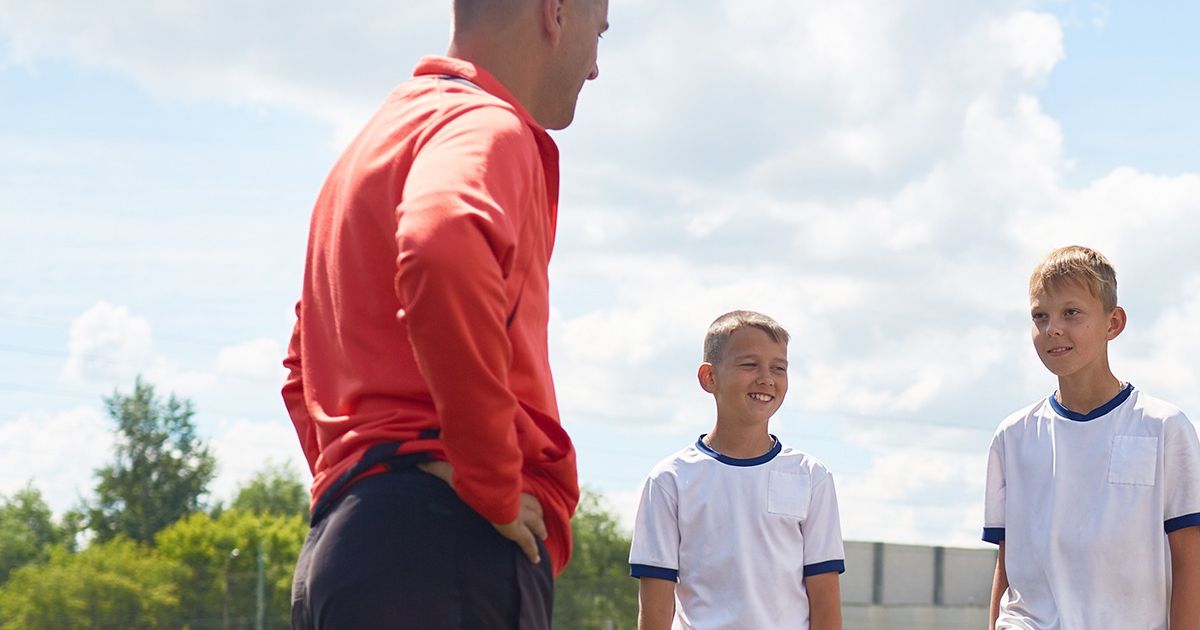 Managerul, bun de plată! Conducătorul unei școli de fotbal intrate în ...