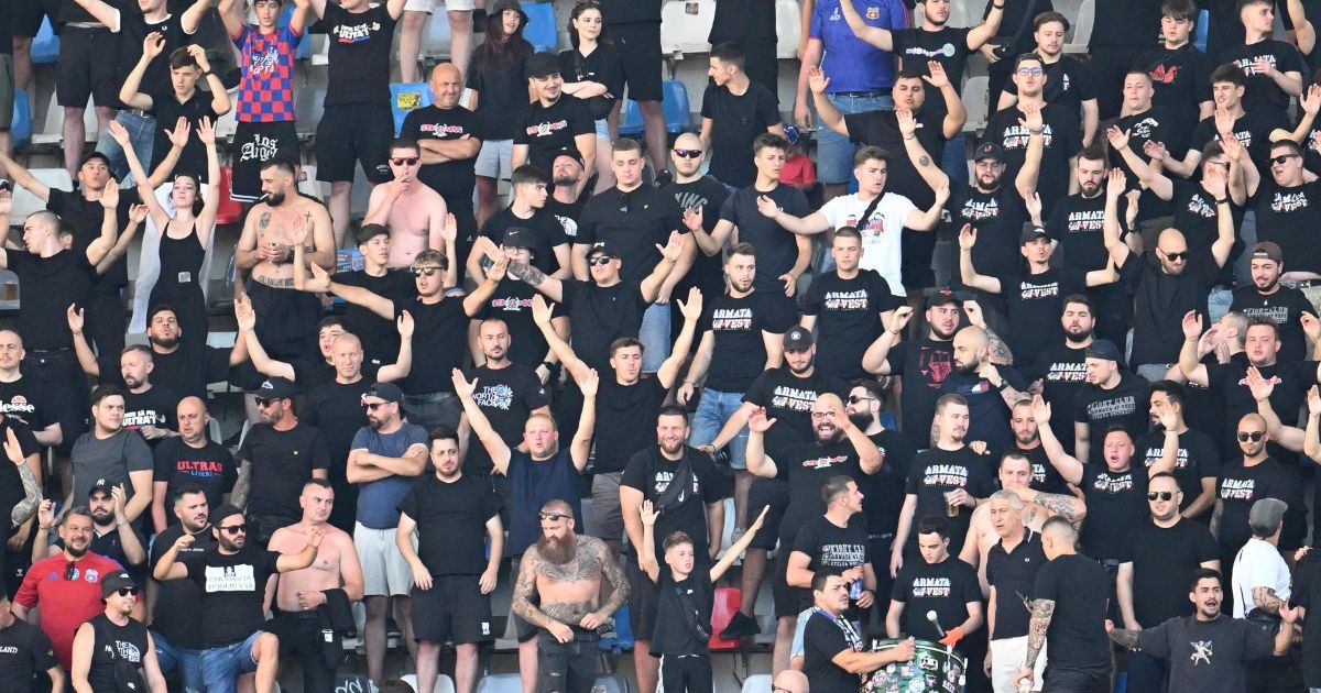 Tensiuni în Ghencea! Jucătorul înjurat de fani: numărul pe care l-a ales i-a inflamat! Reacția fotbalistului + ce a zis Oprița