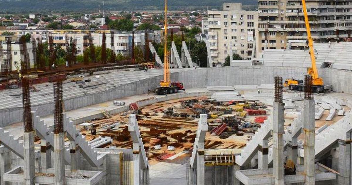 FOTO. Bijuteria de 75.000.000 € prinde contur/ Imagini cu stadiul lucrărilor de la noua sală polivalentă din România