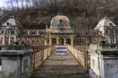 Stațiunile românești care rivalizau cu marile stațiuni europene dar care au ajuns în ruine. Exemple de decăderi și din alte țări