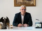 INVESTIGAȚIE VIDEO Cultul îngerilor. Agresiunile sexuale de care este acuzat „maestrul” spiritual Dragoș Ovidiu Argeșanu. „M-am trezit cu un deget”