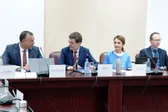Nicușor Dan a refuzat orice întrebare în afara educației. Dar despre una dintre teme a spus că „Abia aștept” să vorbească / Când a spus că „o să răspund la multe întrebări”
