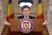 Trei victorii pentru Nicușor Dan și trei oameni de care a dorit să scape. A meritat prețul plătit?