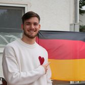 Atras de „tricolori” Dennis Seimen, portarul juniorilor Germaniei, așteaptă un semn de la naționala României