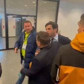 SCANDAL MARE ȘI LA VESTIARE! Acuze și provocări între oficialii kosovari și jurnaliștii români:  „Rușine să vă fie!”. „Ba vouă!”