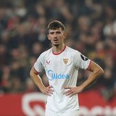 Cazul Kike Salas Ce sumă au încasat prietenii săi din  pariuri ilegale , după galbenele încasate intenționat de jucătorul de la Sevilla