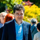 Nicușor Dan, alegere surprinzătoare  Pe cine preferă primarul Capitalei dintre  Gabriela Szabo și Gabriela Firea  » De ce i-a făcut plângere la DNA fostei campioane