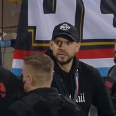 Scene scandaloase la Galați Suporterii  au urlat  la jucătorii Oțelului, sub privirile impasibile ale stewarzilor: „Sunteți niște golani!”