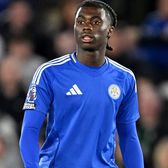 Fără sponsor pe tricou  Jeremy Monga,  de la Leicester, a avut un echipament special. Care e motivul