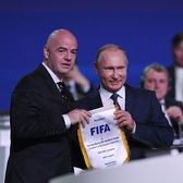 Presiune pentru Rusia  Multe federații sunt în favoarea reprimirii cluburilor rusești în competițiile europene.  FIFA și UEFA  sunt tentate și ele