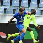 Scandal imens  Vestiarul Gloriei Buzău fierbe:  „Nu mai pot să tac! Sunt 3 luni fără bani și ne tot mint! N-am mai vrut să ne antrenăm”