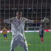 A vrut să-l intimideze pe Ramos  FOTO:  Moment fabulos în Mexic. Portarul  s-a întors cu spatele  când spaniolul a executat un penalty » Ce s-a întâmplat