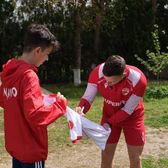 Dinamo, gest emoționant   Clubul l-a chemat la Săftica pe   suporterul care a plâns  la meciul cu FCSB: „Uneori suferim, însă dragostea rămâne”