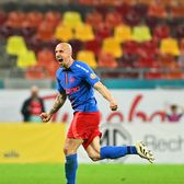 Chiricheș revine în apărare   „Mijlocașul” FCSB-ului va fi folosit pe poziția sa de bază în meciul cu   Rapid : „O să joace fundaș central”