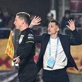„Loviți în orgoliu”     Mirel Rădoi , despre greșelile de arbitraj din Liga 1: „Noi, Dinamo și Rapid suntem fiii ploii!”
