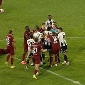  Meleu în derby-ul clujean    Scandal pe gazon  în finalul meciului dintre CFR și U