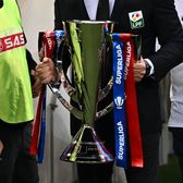 „De ce să renunțăm?”   Dan Petrescu vrea ca CFR Cluj - FCSB să se joace   cu trofeul pe masă:   „Sperăm că Dinamo face un meci bun”