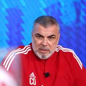„M-aș gândi la retragere”  Cosmin Olăroiu dezvăluit când   va pune stop  carierei de antrenor: „Sunt obosit și bătrân”