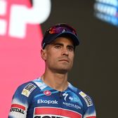 Primul accident grav!    VIDEO.    Start dureros în Turul Italiei.  Unul dintre favoriți, forțat să abandoneze